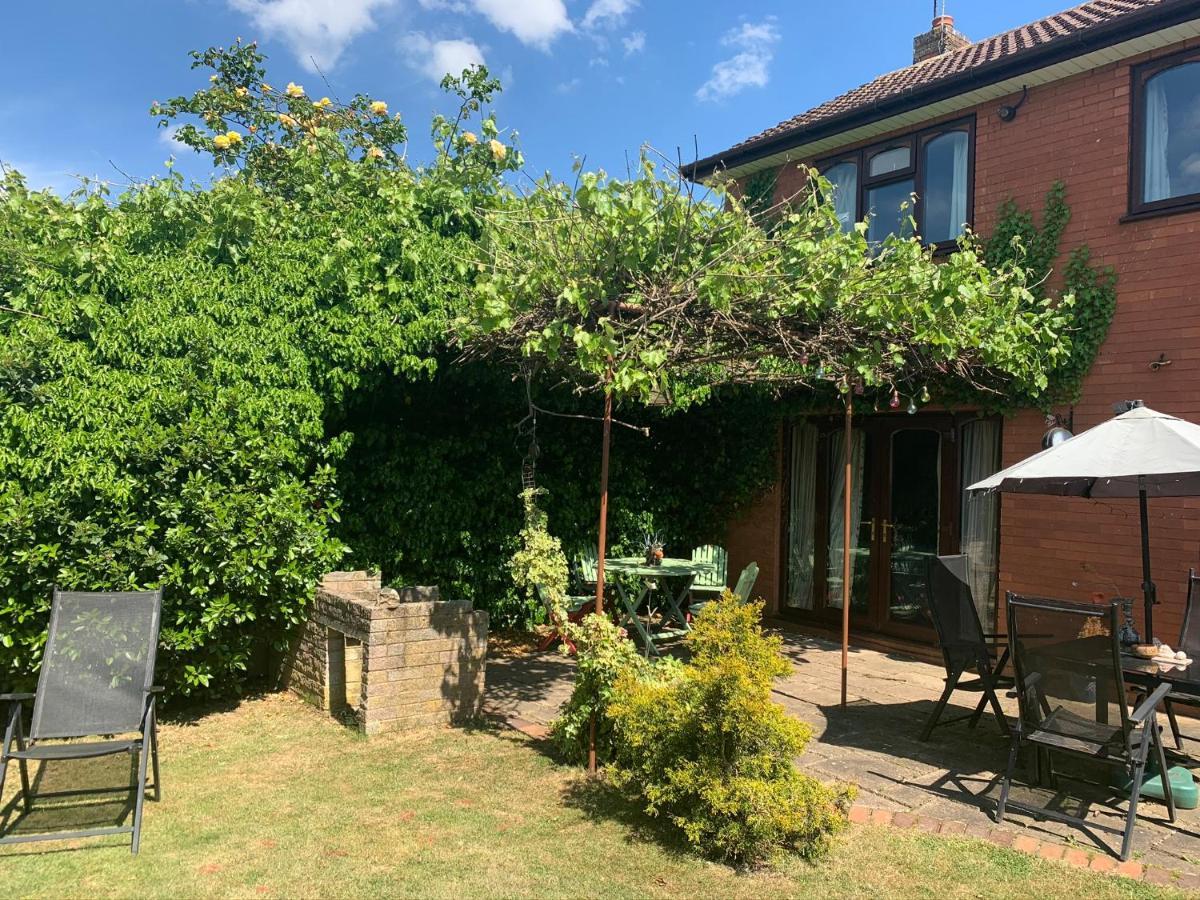 The Cedars House B&B Nuneaton Exteriör bild